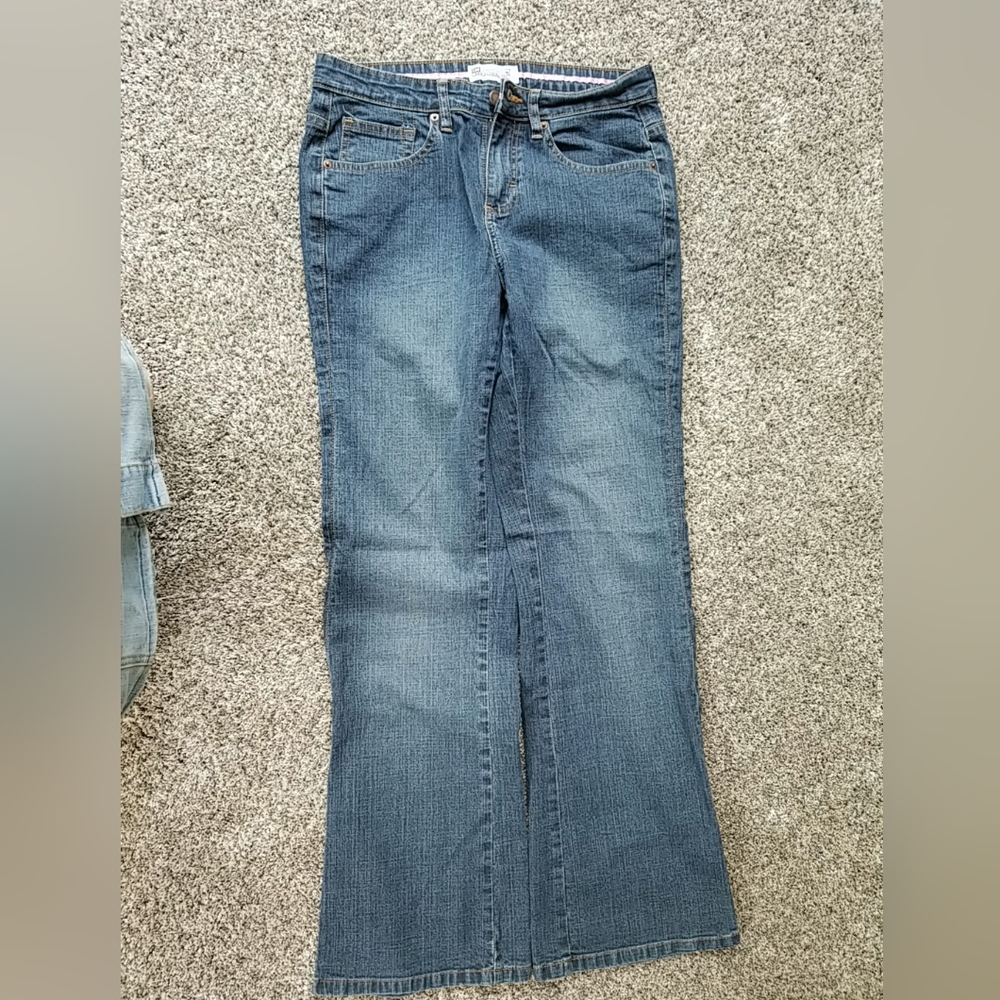 Lee's womens 7/8 Jean's with pink stitching details